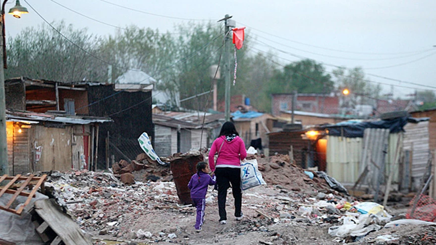 Más de un millón de personas vive en condiciones de hacinamiento en Argentina