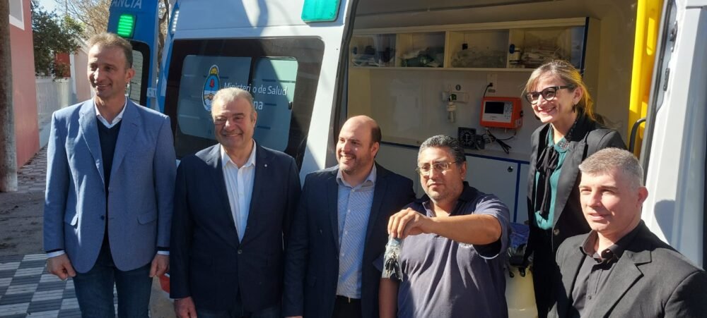 El Zonal de Oliva recibió una ambulancia 0km