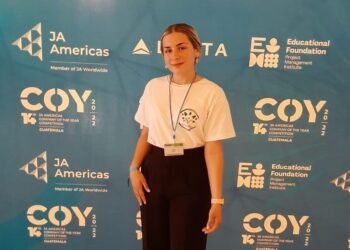 Lanzan rifa para que una joven de Oliva esté presente en el Foro Internacional de Emprendedores