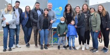 Oncativo entregó 10 viviendas para familias vulnerables o con integrantes con discapacidad