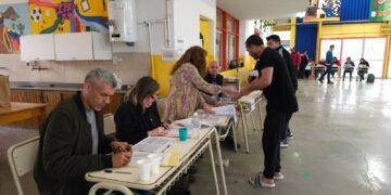 Apatía, desánimo y bajísimo voto joven en Oliva: Algunas de las razones del 37% de abstención electoral