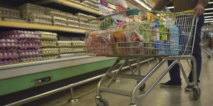 El costo de vida en Oliva registró su menor aumento en un año, aunque la presión sobre los alimentos mantiene alza superior al 2%