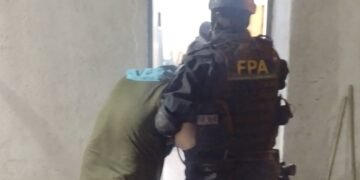 Madre vendía droga con sus dos hijos y fue detenida en Villa María