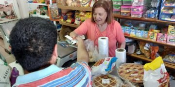 Cautela y Contracción: Ventas Minoristas PyME Registran Caída Interanual en Octubre, Pese a Repunte Mensual