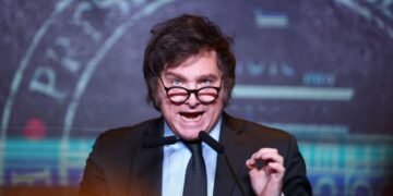 Encuesta: Milei obtuvo un 62,8% de imagen positiva en su gestión pero hay una baja respecto a 2024
