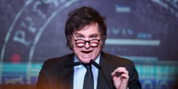 Encuesta: Milei obtuvo un 62,8% de imagen positiva en su gestión pero hay una baja respecto a 2024