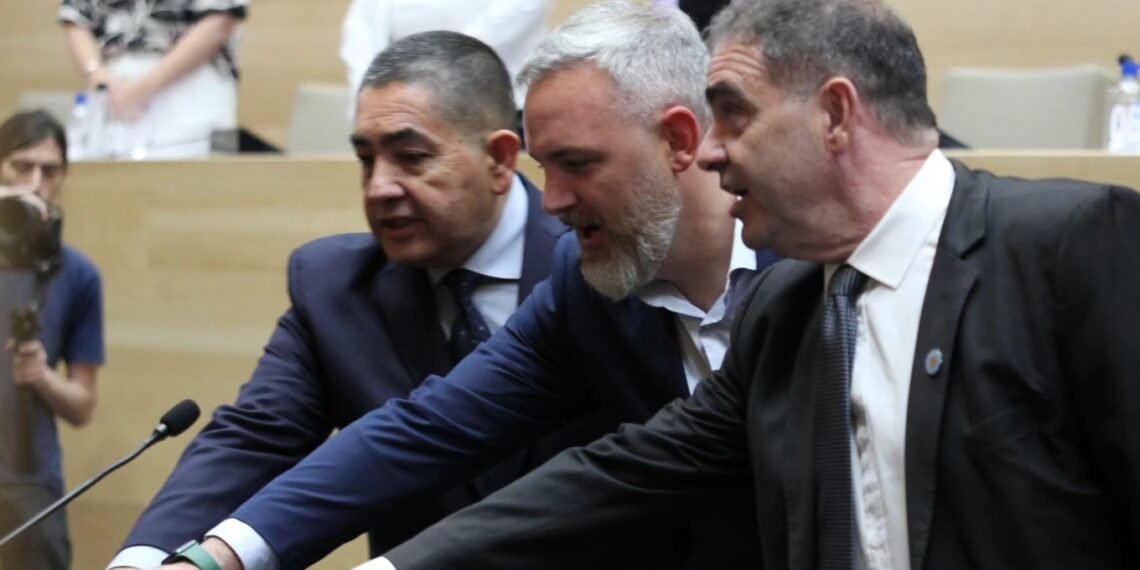 Oscar Tamis asumió en la Unicameral: Oliva ya tiene un representante provincial legislativo