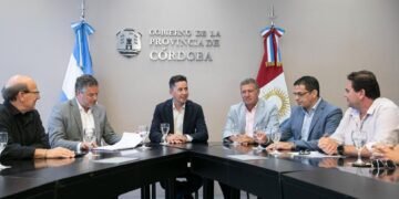 Intendentes de James Craik, Pampayasta Sud y Norte reunidos con autoridades provinciales