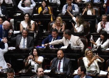 Diputados aprobó la ley de Bases en general pero sigue el debate desde el martes