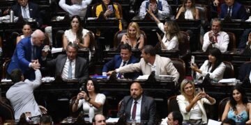 Diputados aprobó la ley de Bases en general pero sigue el debate desde el martes