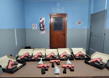 Inicia la distribución de armas no letales a la Policía en Tercero Arriba