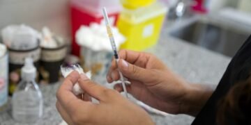 Salud amplía la vacunación antigripal para todos los grupos de riesgo