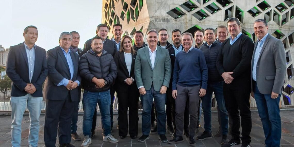 Intendentes de Juntos por el Cambio se sumaron al peronismo cordobés