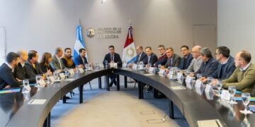 La Provincia incrementa recursos para municipios y comunas