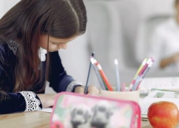 Buscan familia adoptiva para una niña de 11 años