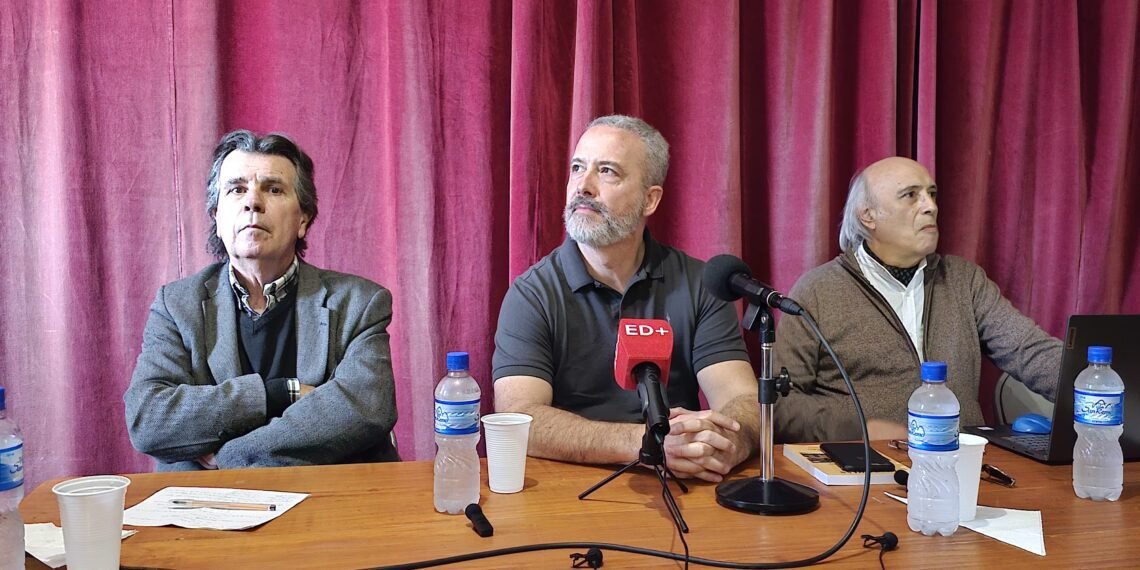 Presentaron Historias Clínicas IV sobre el Vidal Abal