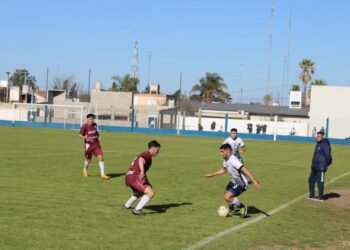 Vélez e Independiente inician su camino en el Torneo Clausura