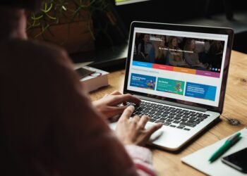 Becas para tres nuevos cursos para emprendedores: cómo acceder