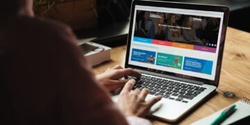 Becas para tres nuevos cursos para emprendedores: cómo acceder