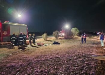 Incendio de vehículo entre Oliva y Oncativo tras impactar con un tráiler