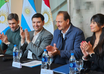 Oncativo: La Provincia entregó fondos al Centro Comercial a Cielo Abierto