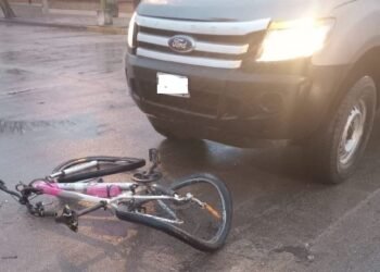 Oliva: circulaba en bici hasta que fue embestida por una camioneta