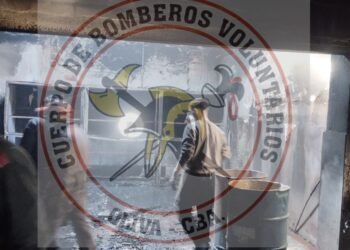 Oliva: Incendio en fábrica Fiori con intervención de Bomberos