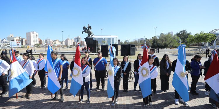 Alumnos de cuarto año prometerán lealtad a la bandera de la Provincia de Córdoba