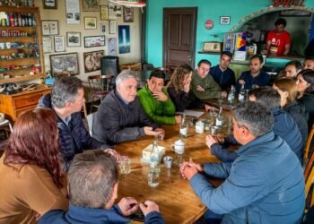 Incendios: la Provincia coordina con intendentes los trabajos de remediación en los sectores afectados