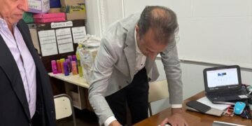 Ahora se podrá estudiar en Oliva la carrera de gestión financiera: firman convenio con descuentos en matrícula y cuotas