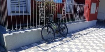 Oliva: hallan una bicicleta robada y secuestran moto en control