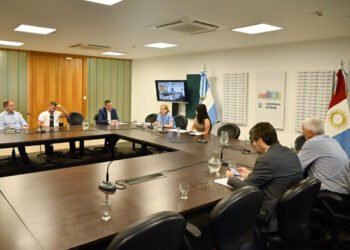 Incluirán contenido sobre educación financiera en escuelas de Córdoba