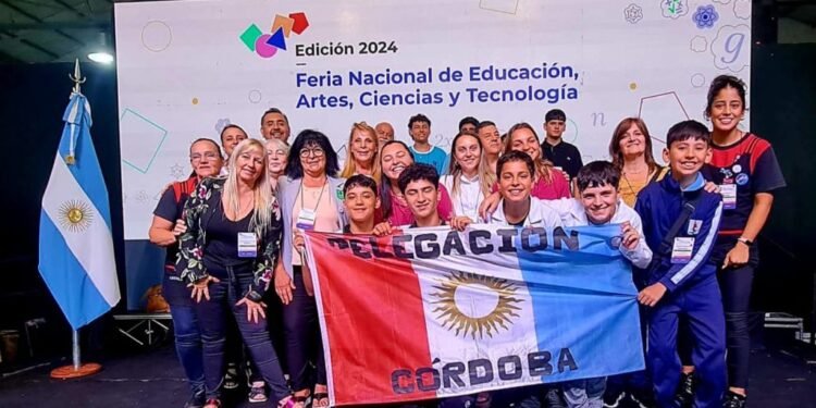 Brillante participación de alumnos de Oliva y Pampayasta Sud en la Feria Nacional de Educación, Artes, Ciencia y Tecnología