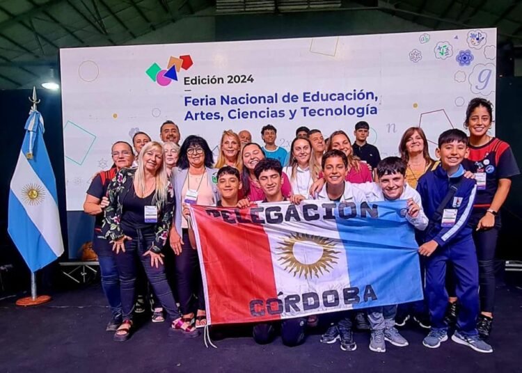 Brillante participación de alumnos de Oliva y Pampayasta Sud en la Feria Nacional de Educación, Artes, Ciencia y Tecnología