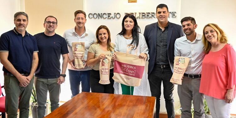 EN FOTOS: Entrega de fondos para Bomberos Voluntarios de Oliva