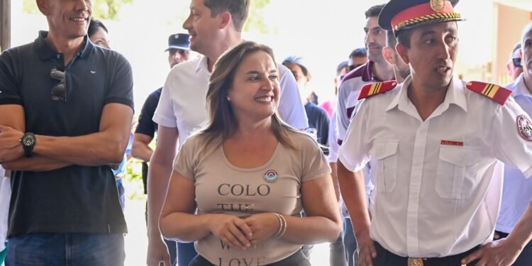 EN FOTOS: Entrega de fondos para Bomberos Voluntarios de Oliva