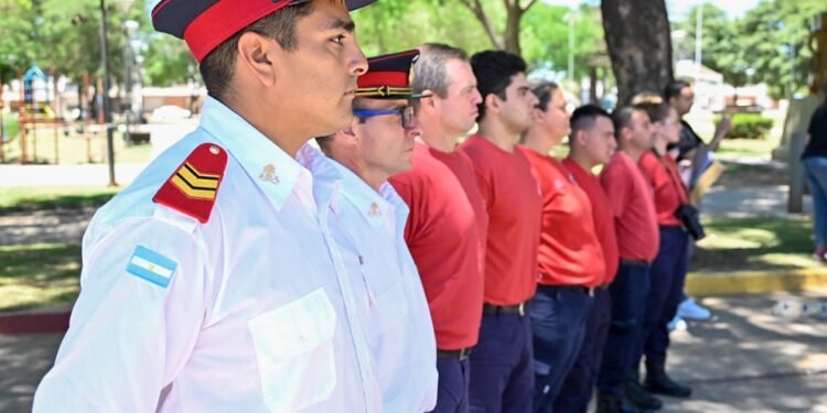 EN FOTOS: Entrega de fondos para Bomberos Voluntarios de Oliva