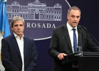 El Gobierno anunció una baja de las retenciones a los principales cultivos y la eliminación de las retenciones a las economías regionales