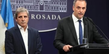 El Gobierno anunció una baja de las retenciones a los principales cultivos y la eliminación de las retenciones a las economías regionales