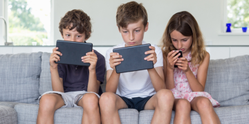 Los efectos de las pantallas en nuestros hijos: qué hacer y cómo actuar estratégicamente