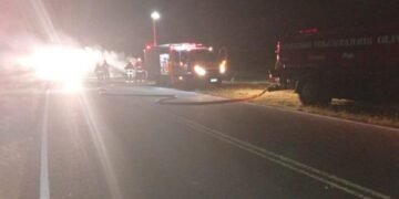 Incendio vehicular en Oliva y múltiples motos secuestradas este fin de semana