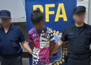 Policía Federal detiene a un sujeto con dólares, pesos, drogas y armas de fuego en operativo interprovincial