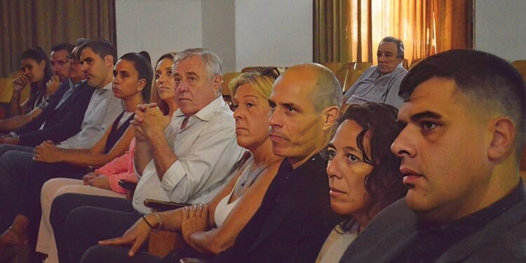 Encuesta: Cómo le fue al gobierno de Ibarra respecto a transparencia y accesibilidad, cumplimiento de promesas y escucha al vecino