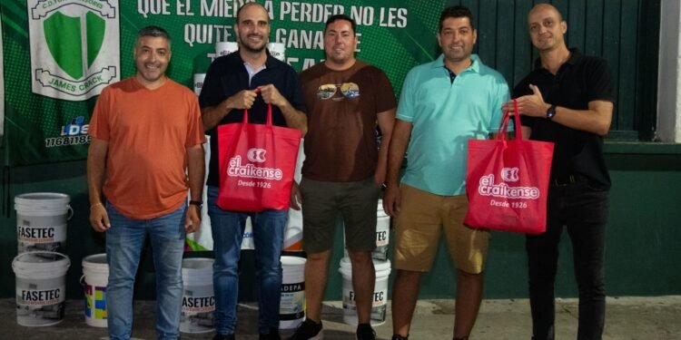 Agencia Córdoba Joven entregó materiales en James Craik