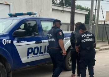 Operativo masivo en Córdoba: cinco detenidos por estafas telefónicas y asociación ilícita