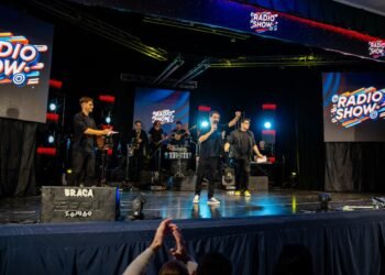 James Craik Vibró con el Éxito Rotundo de Radio Show: Teatro, Música y Talento Local