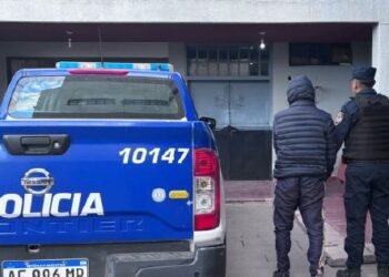 Accidente de tránsito y detenciones por violencia familiar con secuestro de armas en el departamento Tercero Arriba