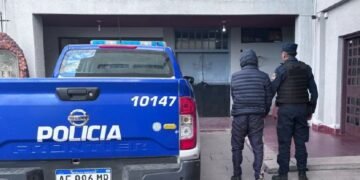Accidente de tránsito y detenciones por violencia familiar con secuestro de armas en el departamento Tercero Arriba
