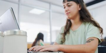 Córdoba Impulsa la Inteligencia Artificial Generativa en la Educación Secundaria con Nuevo Curso para Docentes