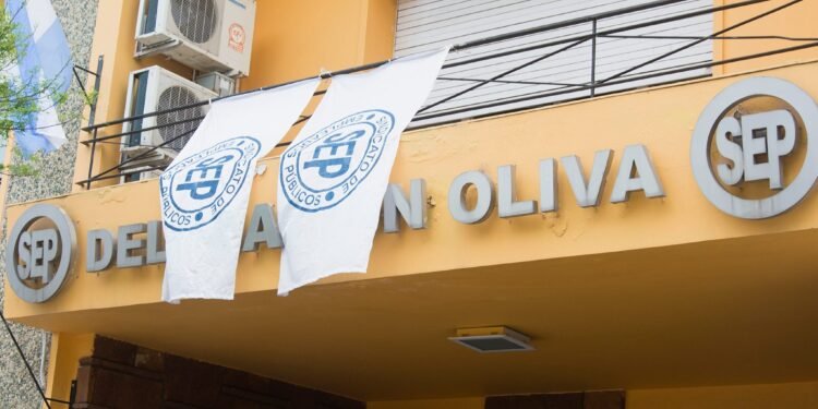 Ya hay baja de contratos en salud en Oliva: que dijeron desde el SEP